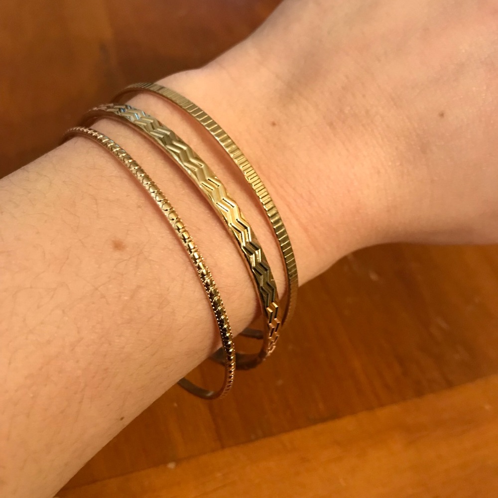 ๐3 Set Charm Bangles - Picture 3 of 8